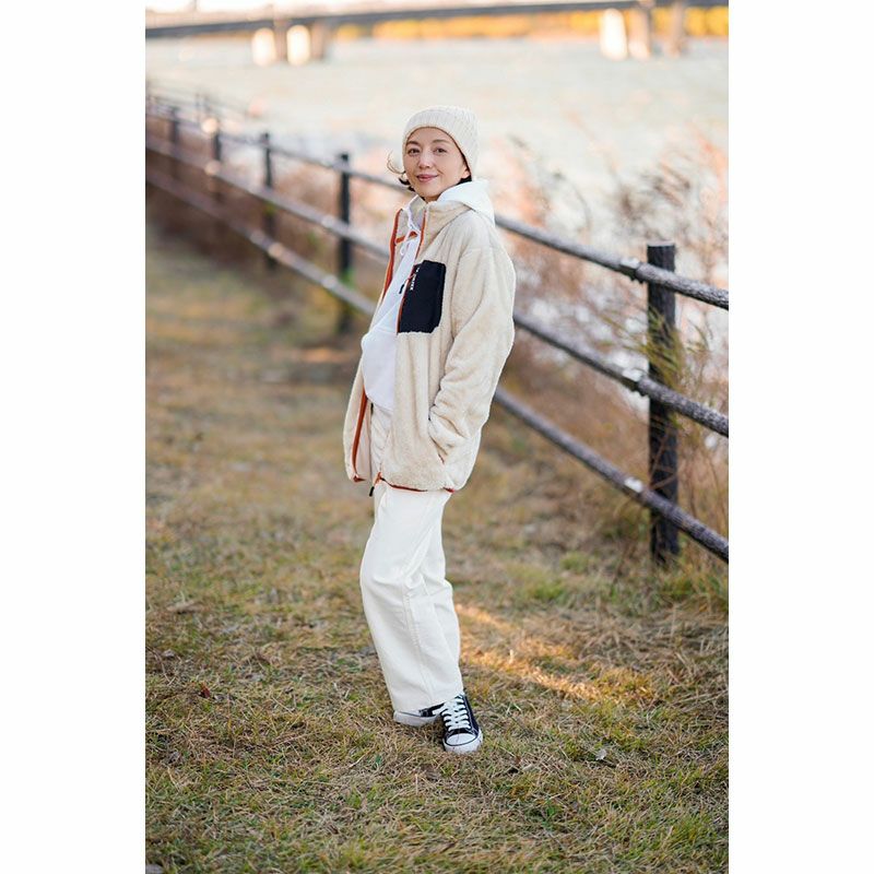 000000002369-06.jpg?size=l&w=