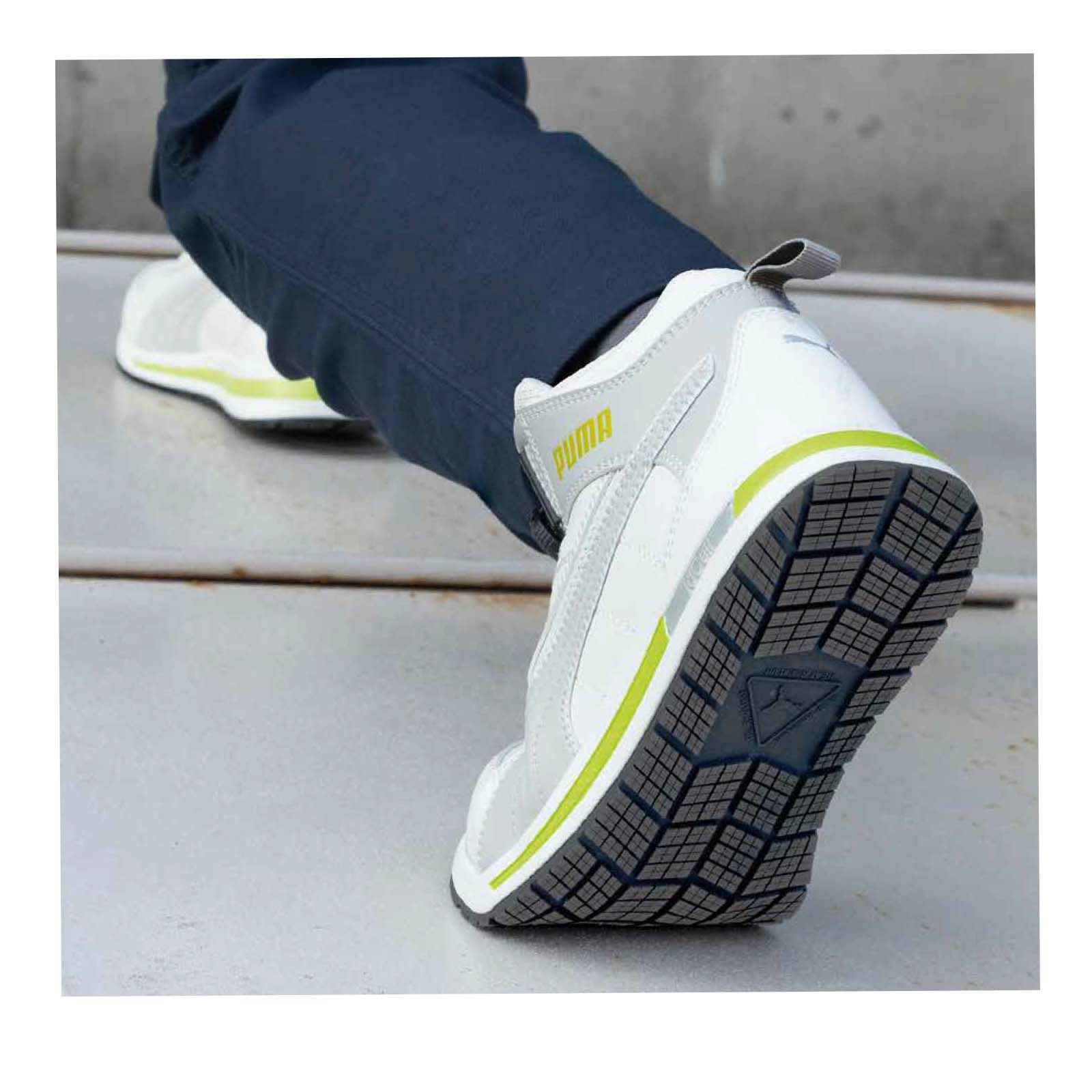 定価16500円　新品未使用　63.214.0 ユニワールド [通年] PUMA スイッチバック ディスクミッド 63.214.0